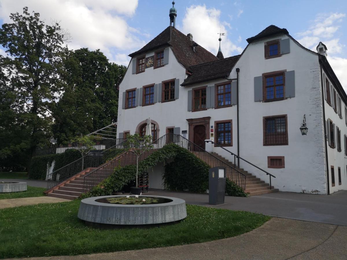 Hotel Im Schlosspark Binningen Luaran gambar