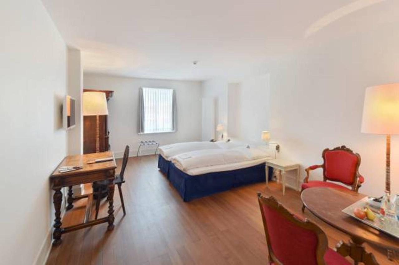 Hotel Im Schlosspark Binningen Bilik gambar