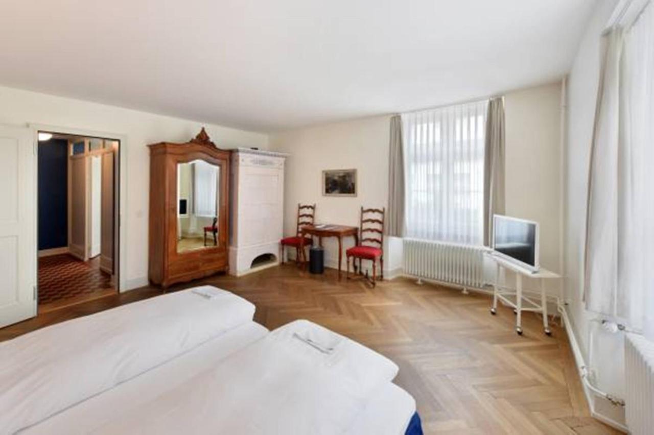 Hotel Im Schlosspark Binningen Bilik gambar