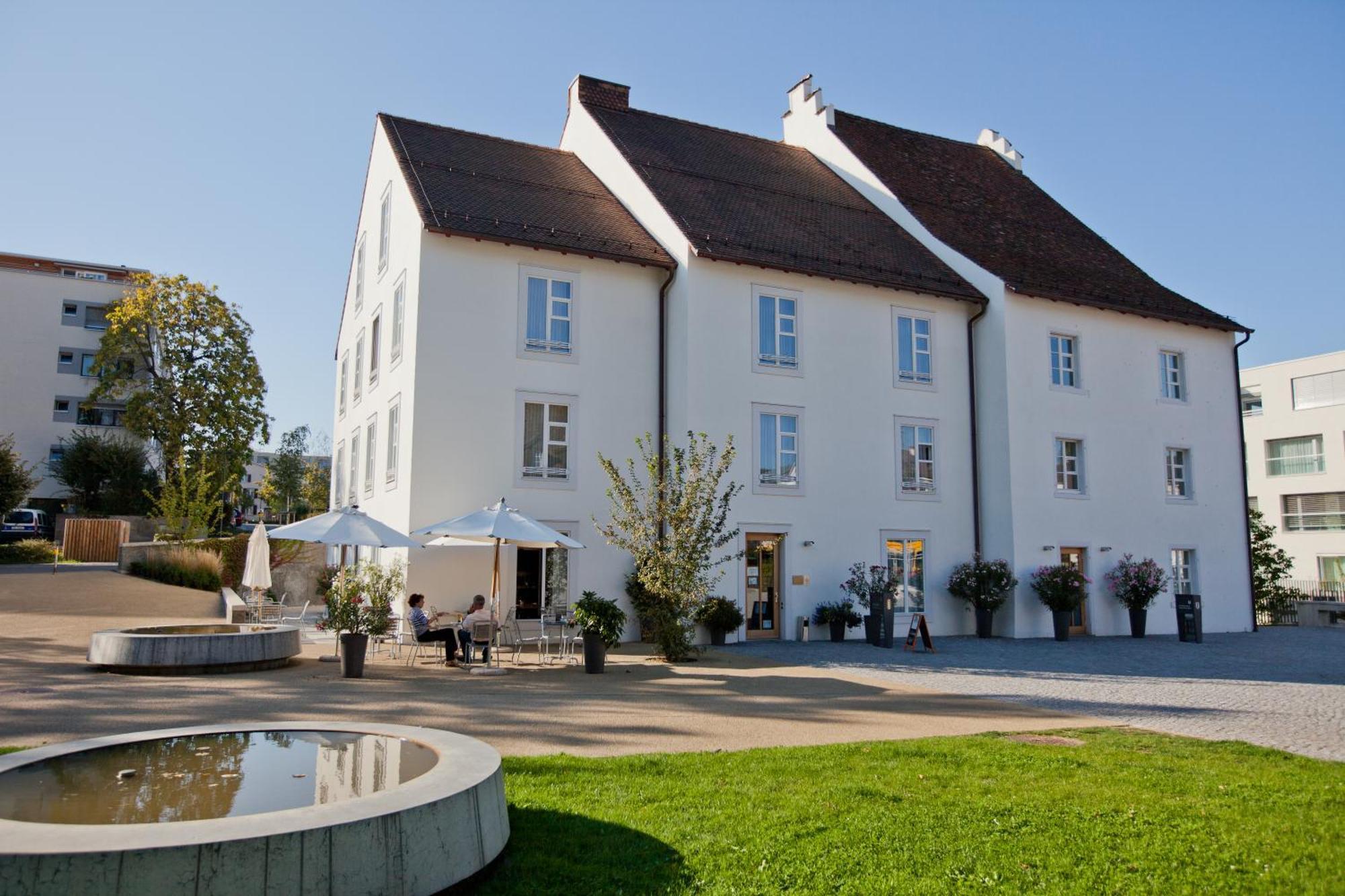 Hotel Im Schlosspark Binningen Luaran gambar