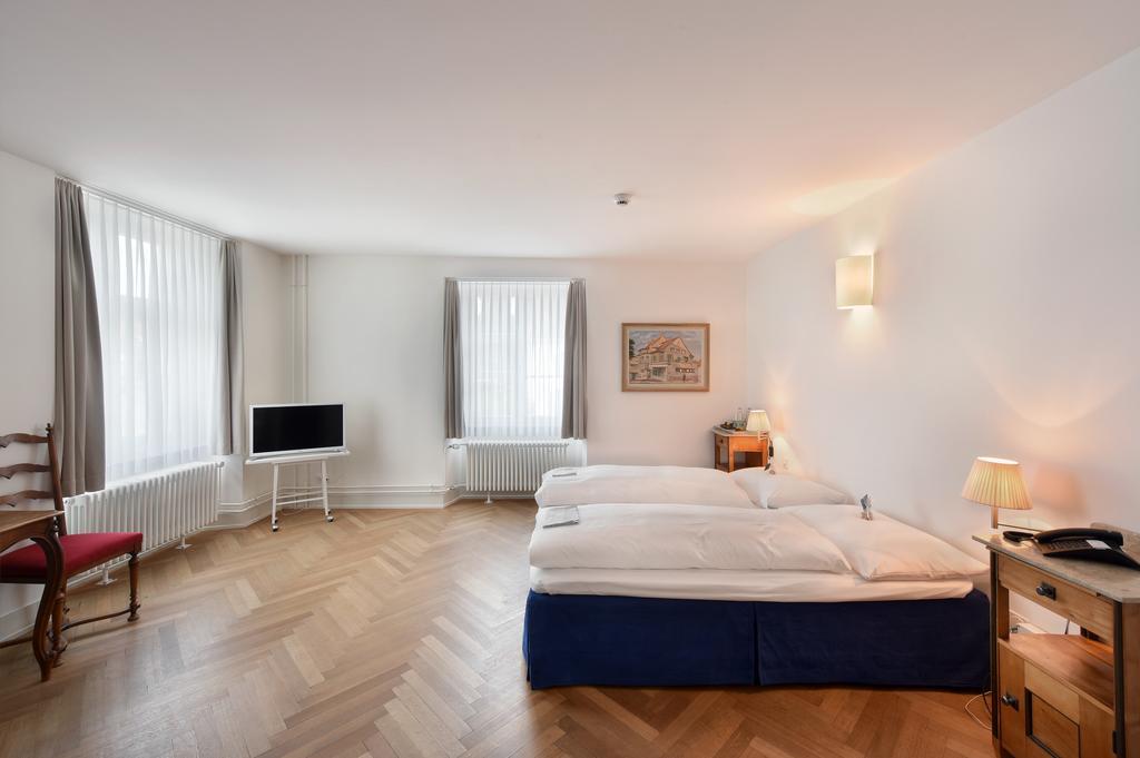 Hotel Im Schlosspark Binningen Luaran gambar