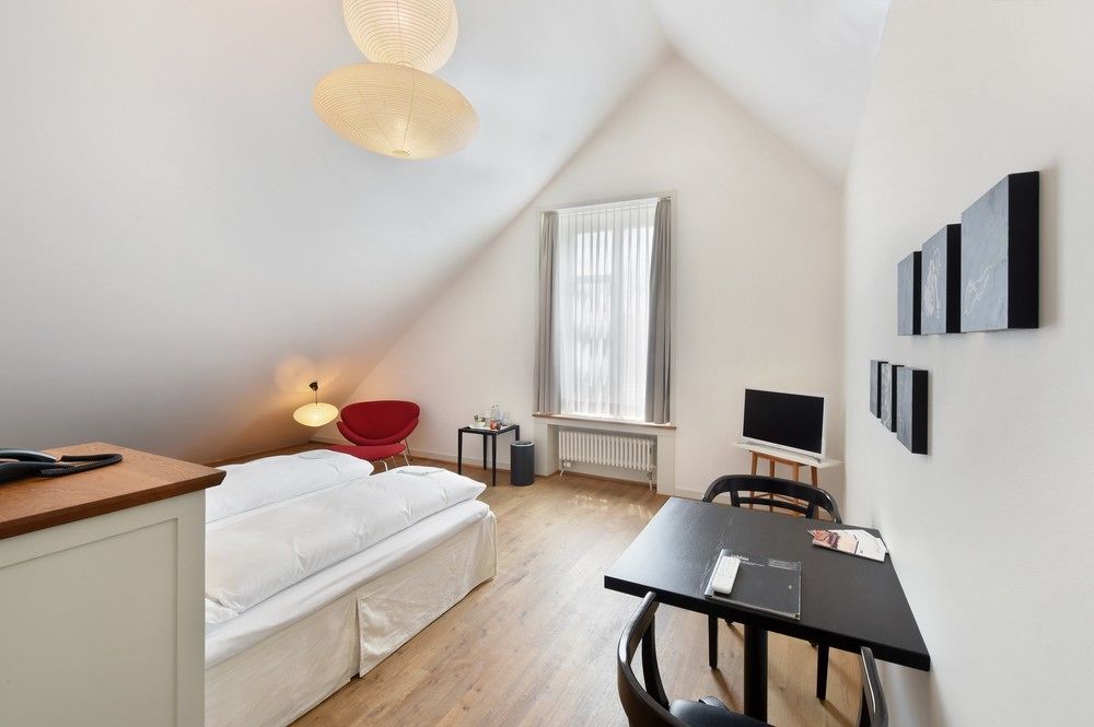 Hotel Im Schlosspark Binningen Luaran gambar